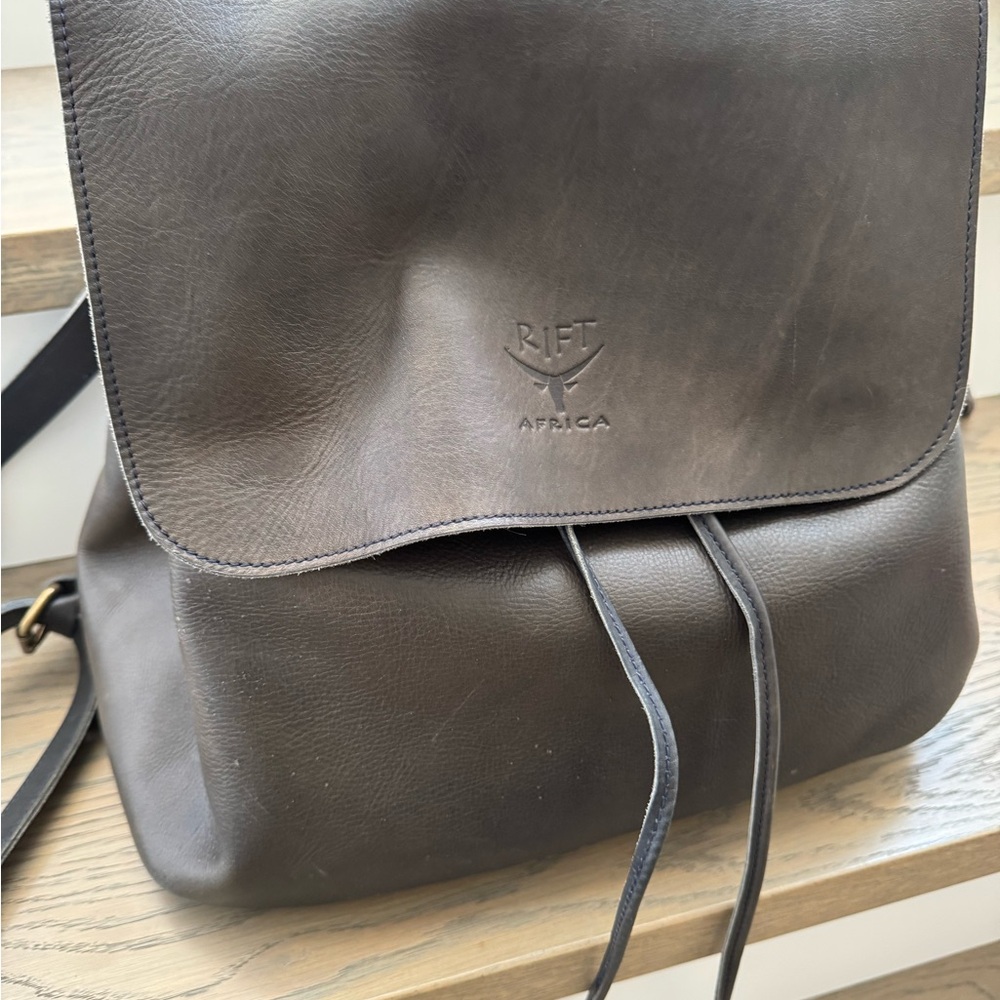 Africa Rift Large Leather Backpack Grey - Picture 9 of 13